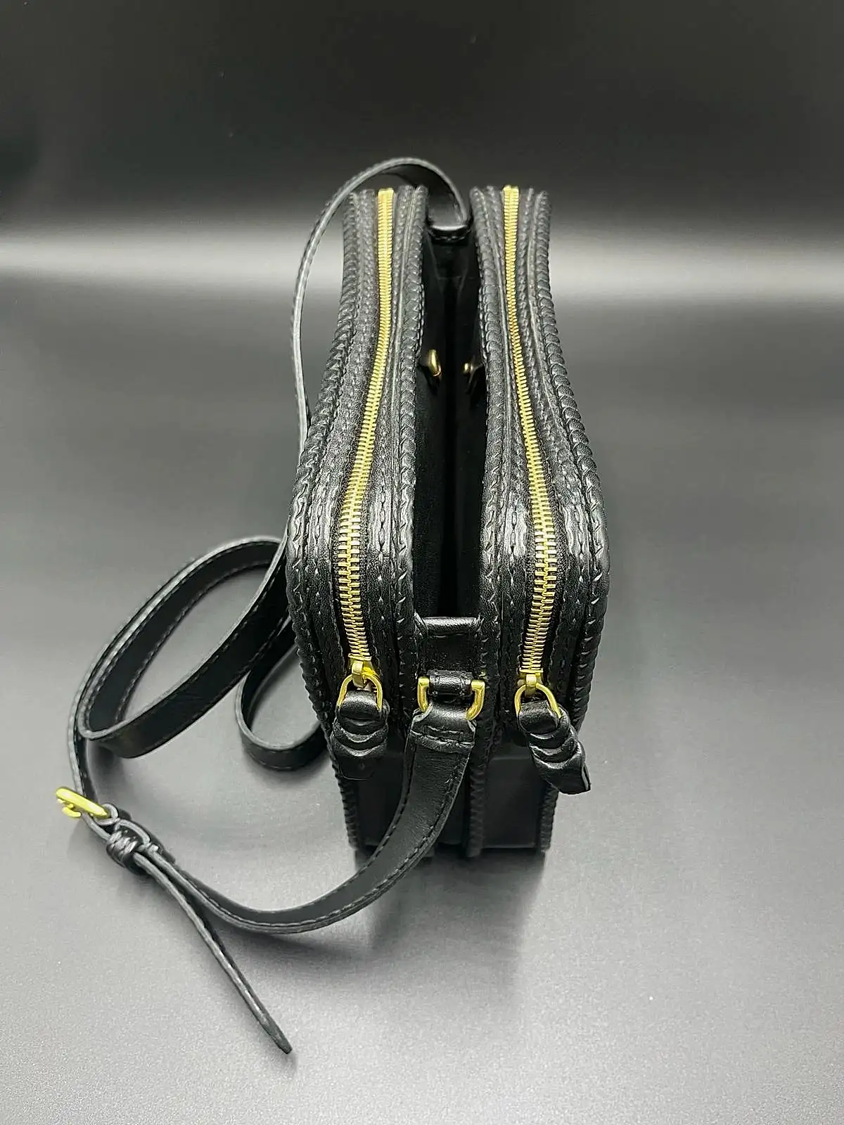 Gön Çapraz Askılı Hakiki Deri Kadın Çantası 