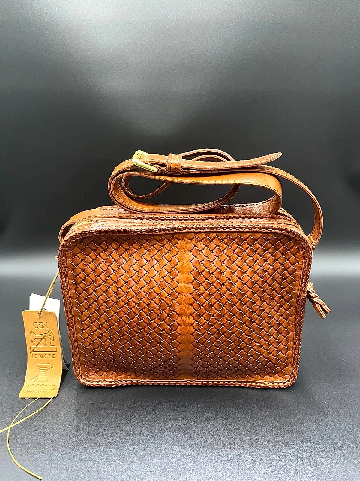 Gön Çapraz Askılı Hakiki Deri Kadın Çantası 