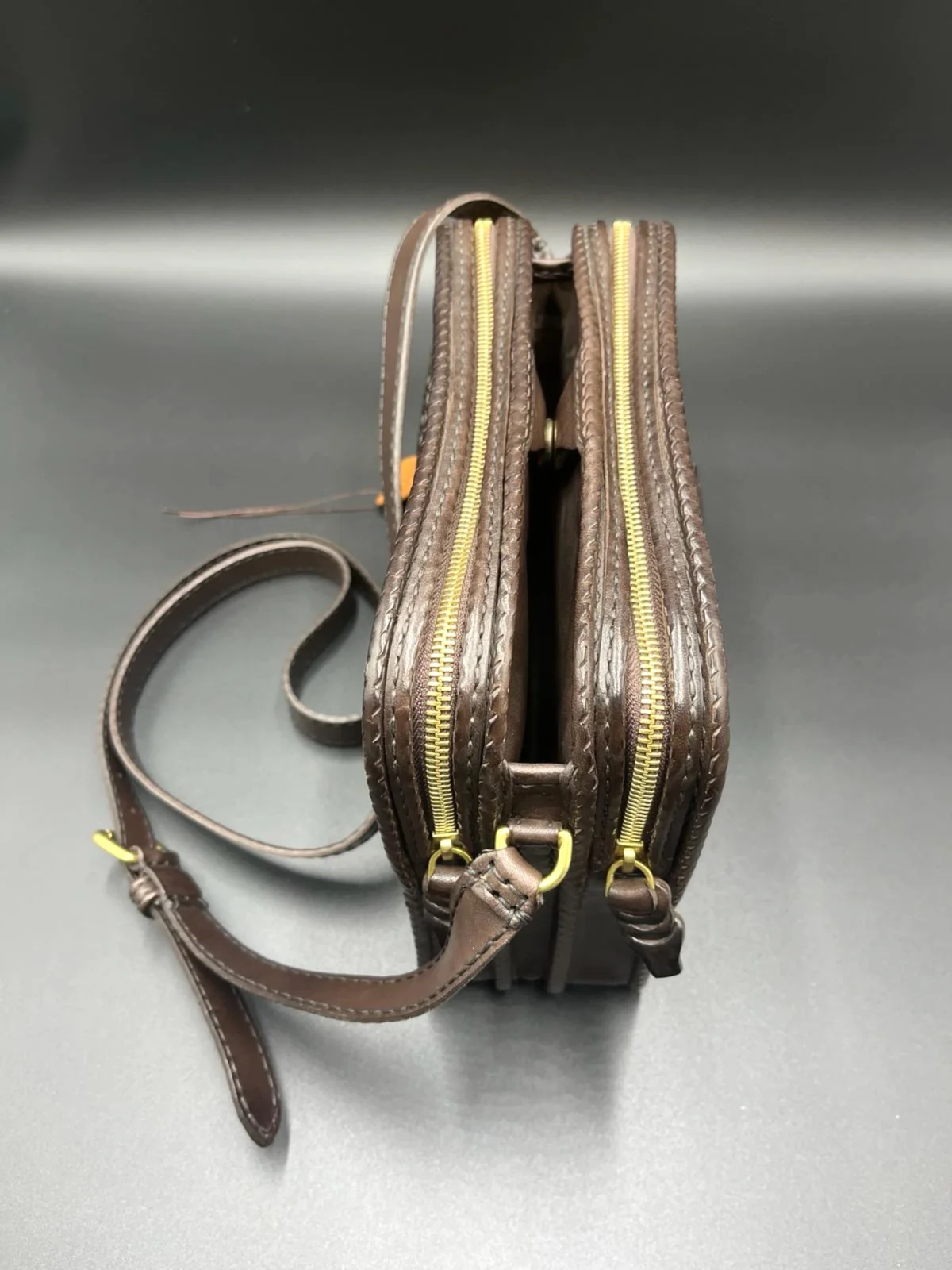 Gön Çapraz Askılı Hakiki Deri Kadın Çantası 