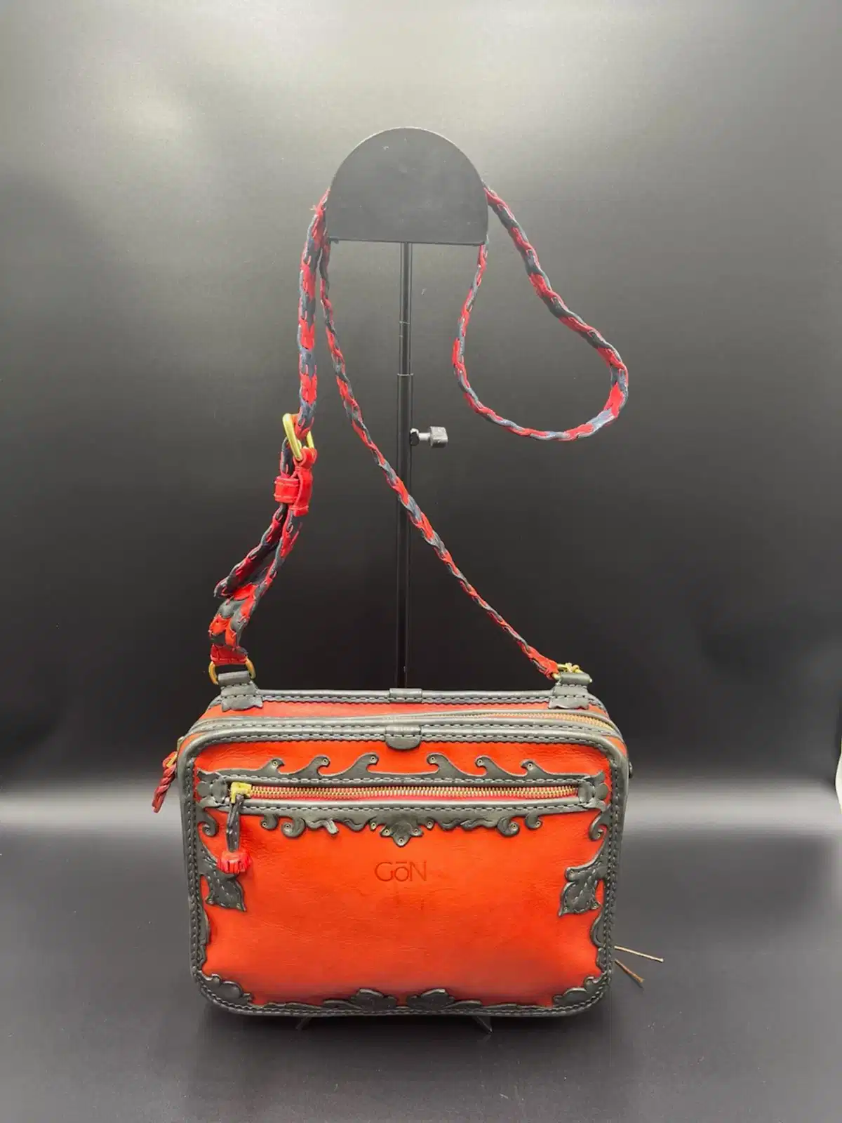 Gön Çapraz Askılı Hakiki Deri Kadın Çantası 