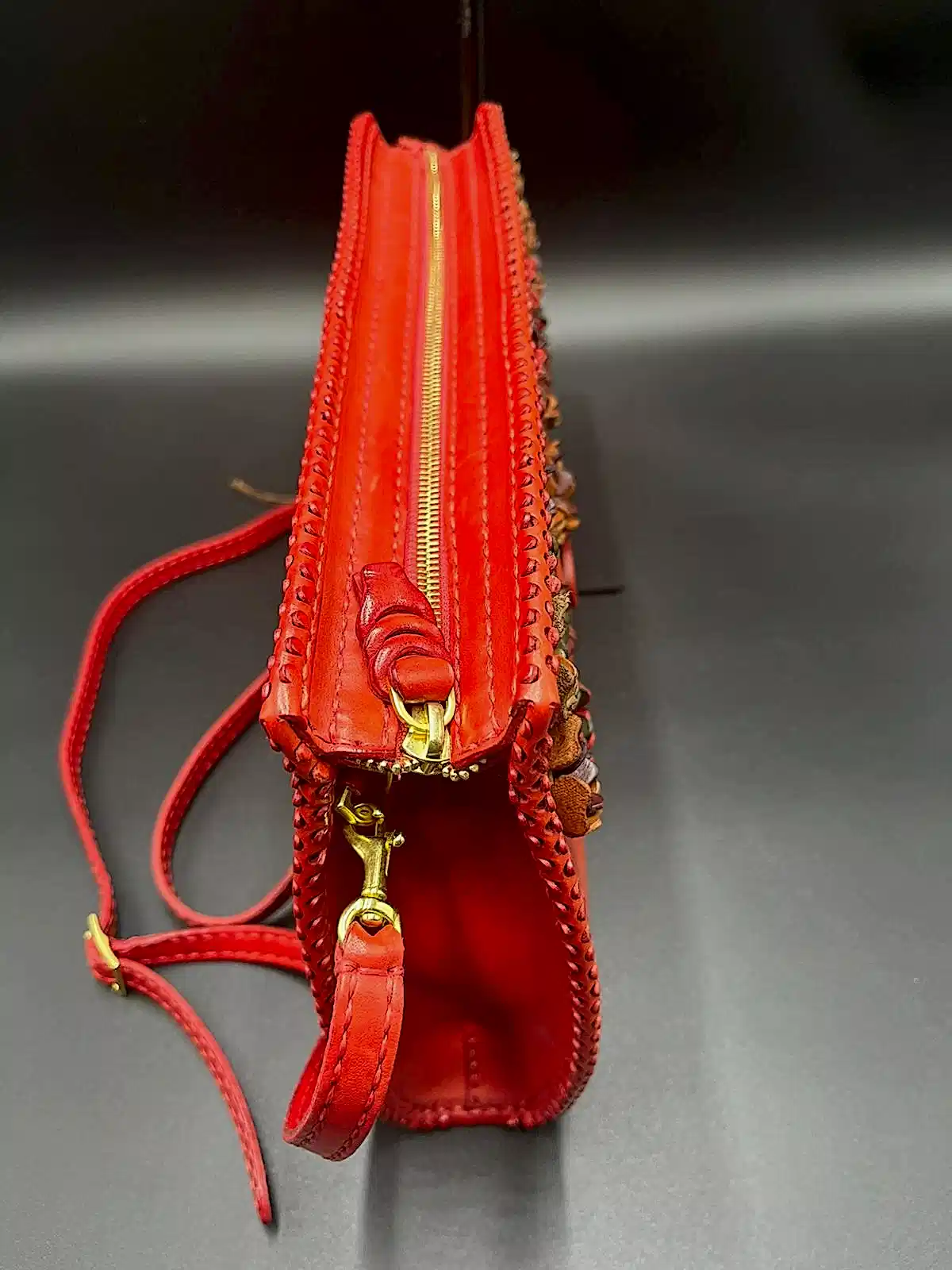 Gön Çapraz Askılı Hakiki Deri Kadın Çantası