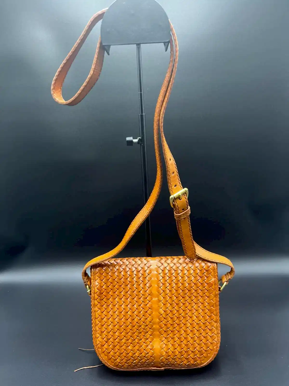 Gön Çapraz Askılı Hakiki Deri  Kadın Çantası