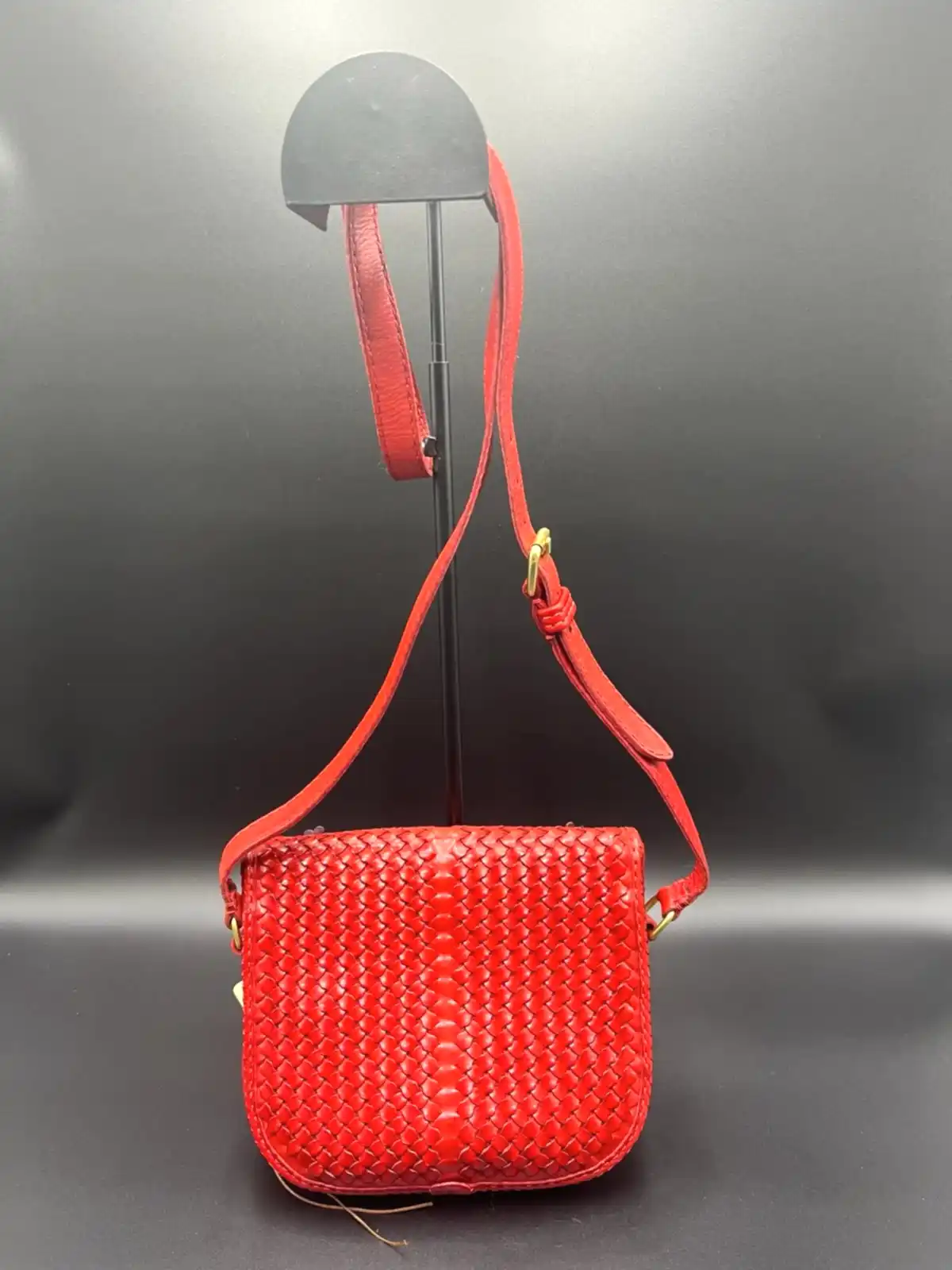 Gön Çapraz Askılı Hakiki Deri Kadın Çantası